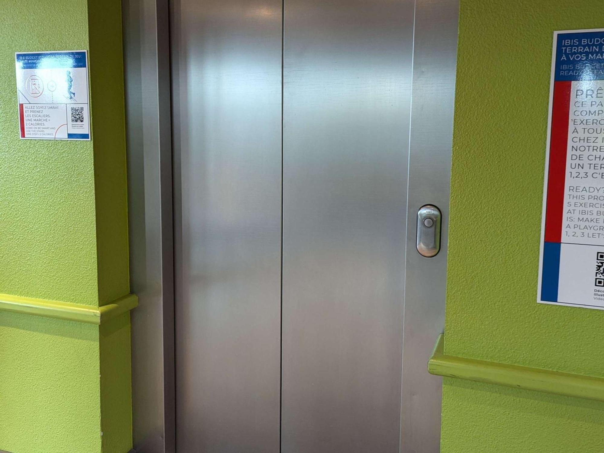 ibis budget Saint-Omer Centre Buitenkant foto