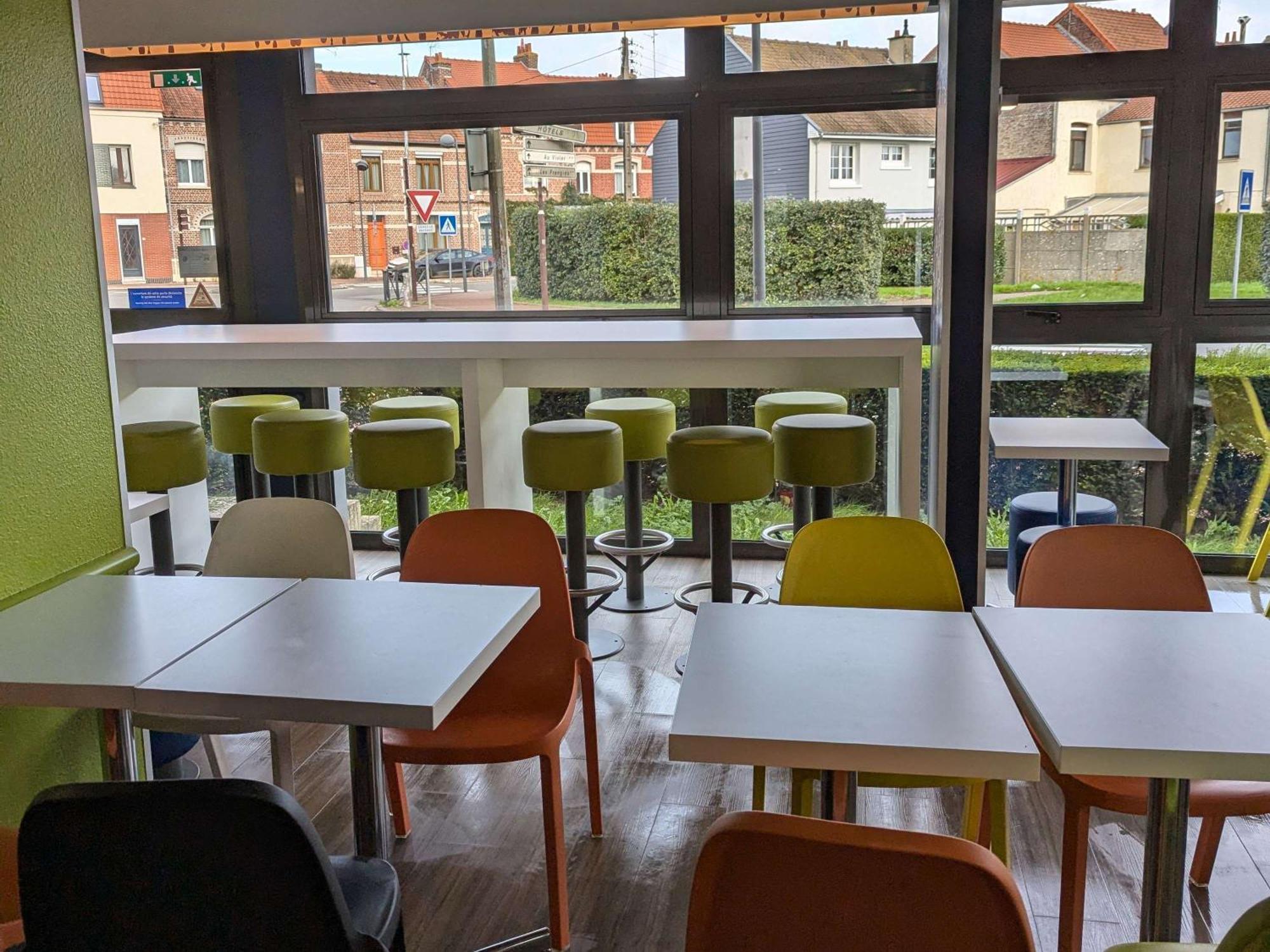 ibis budget Saint-Omer Centre Buitenkant foto