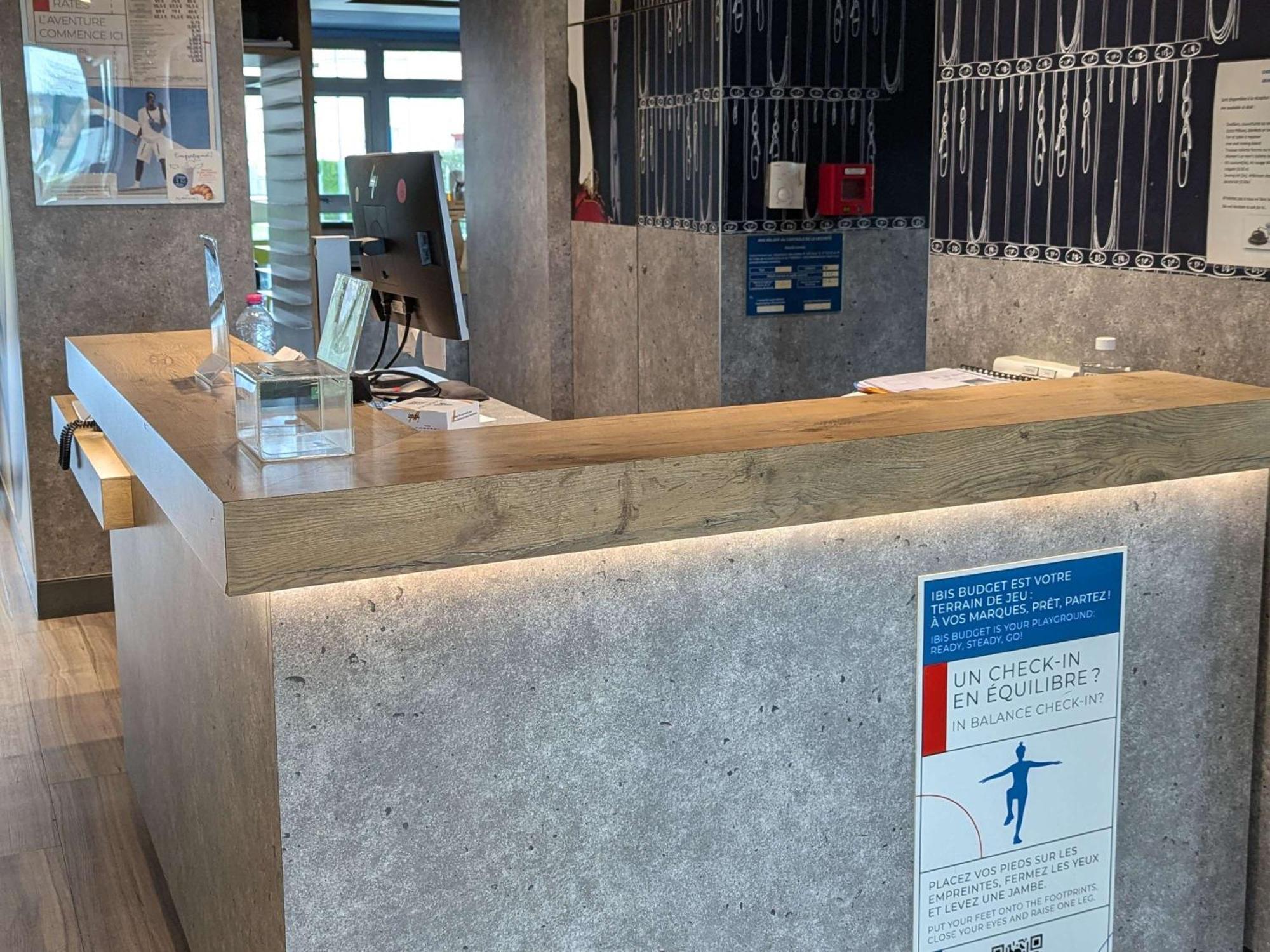 ibis budget Saint-Omer Centre Buitenkant foto